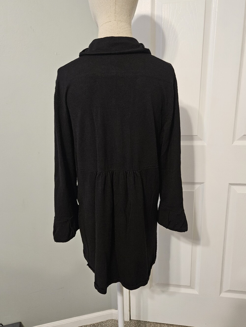 CLEARANCE! Cable & Gauge Black Long Cardigan with Button Front - Picture 3 of 4
